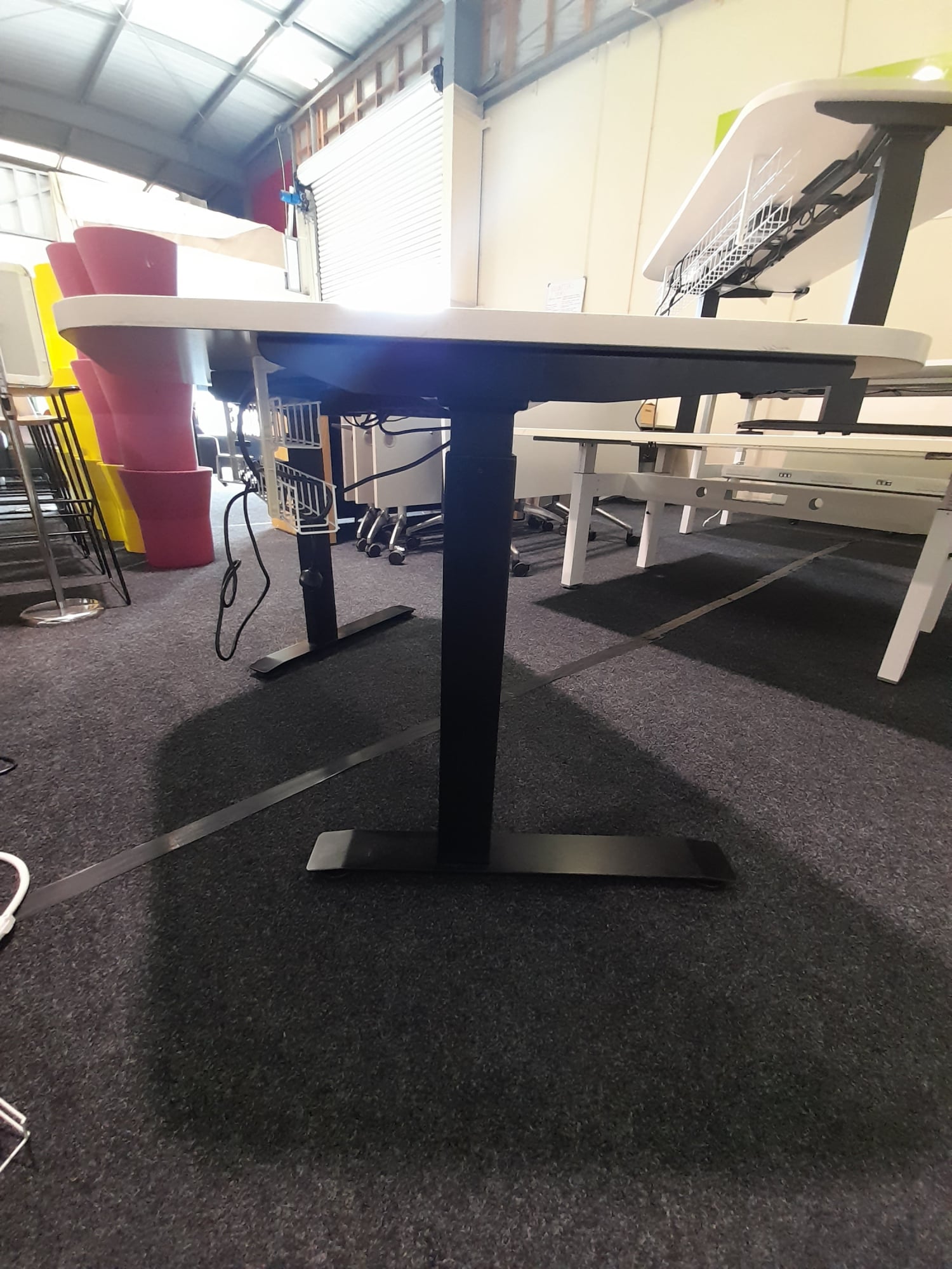 1500mm - Electric Height Adjust Table