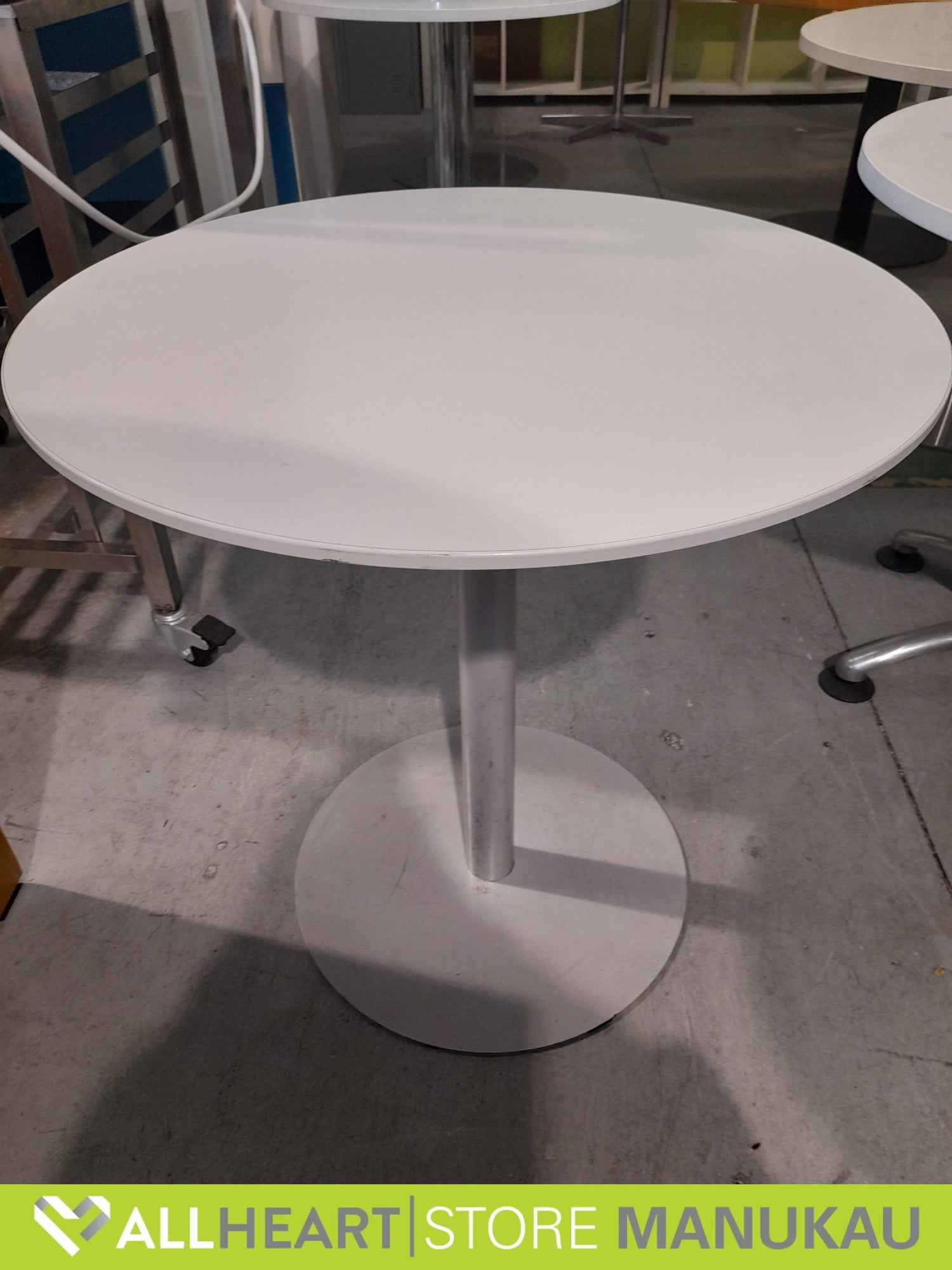 700mm DIA - Round Table White Top