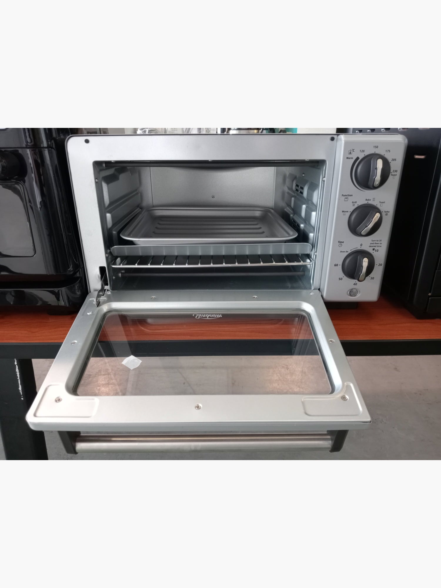 B/E Sunbeam B&G Oven - Kitchen Appliance