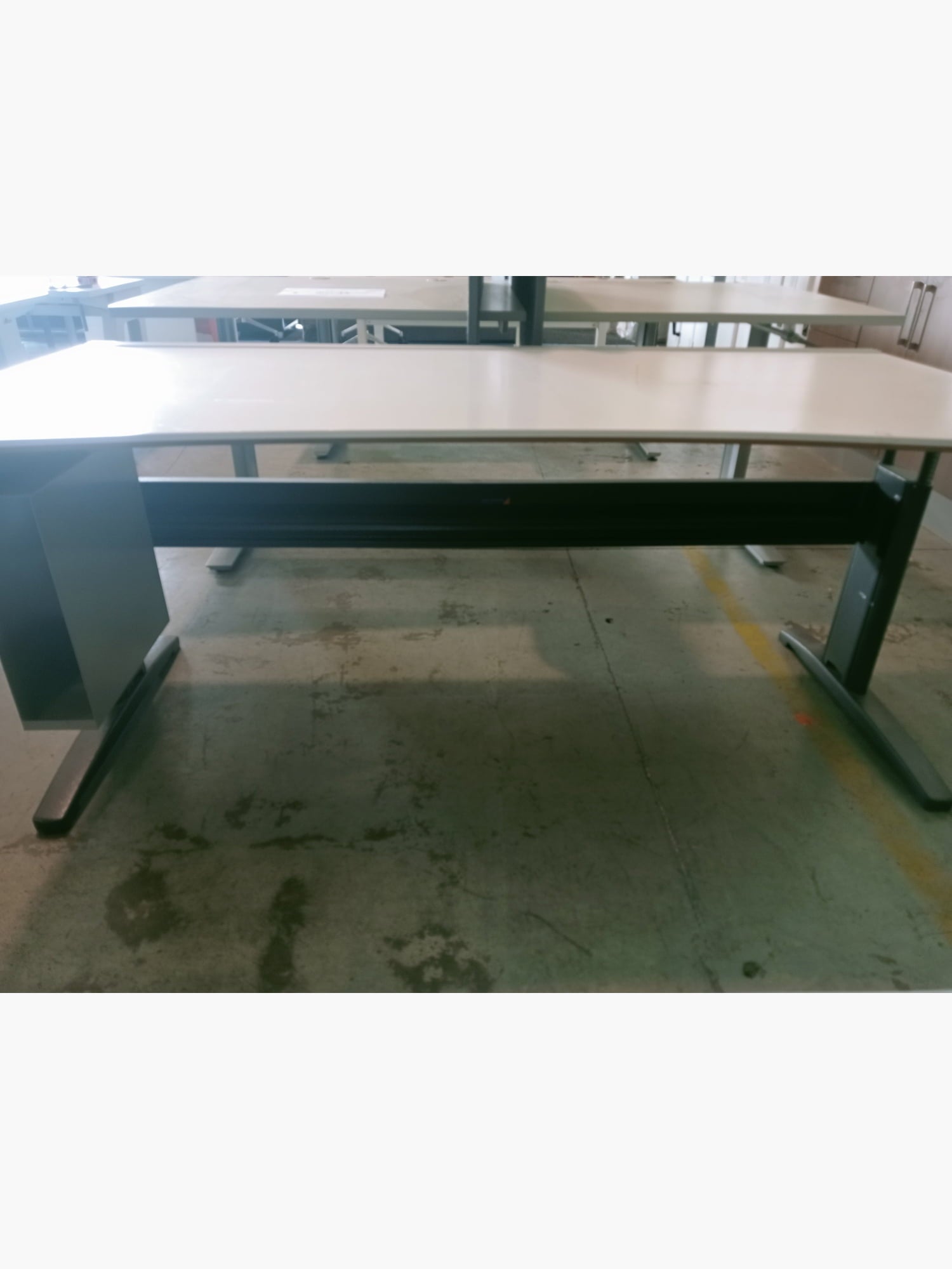 Curved Manual Wind-up Desk - Grey - Office furniture