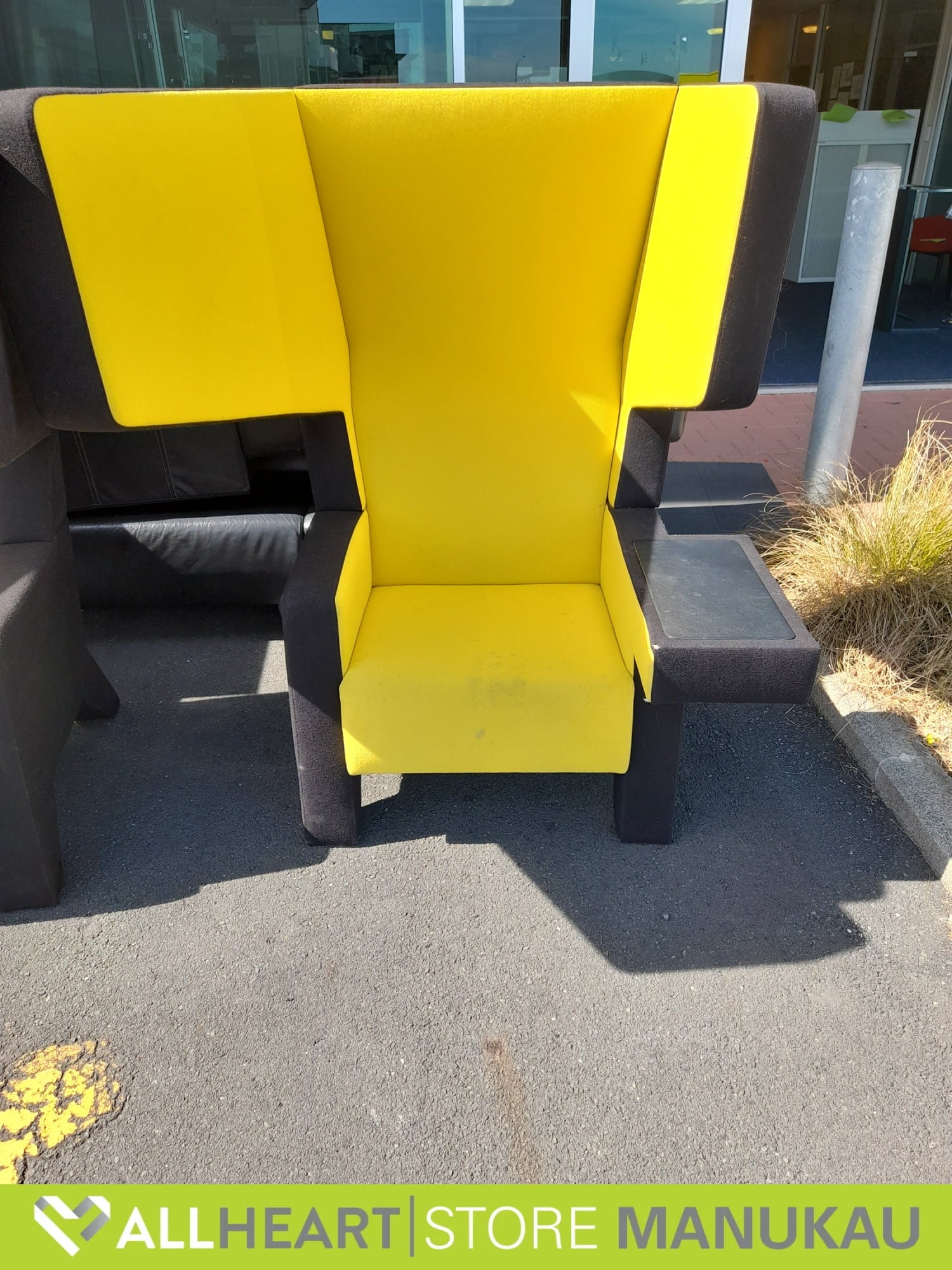 Custom Booth - Single Seat - High Back - Black and Yellow