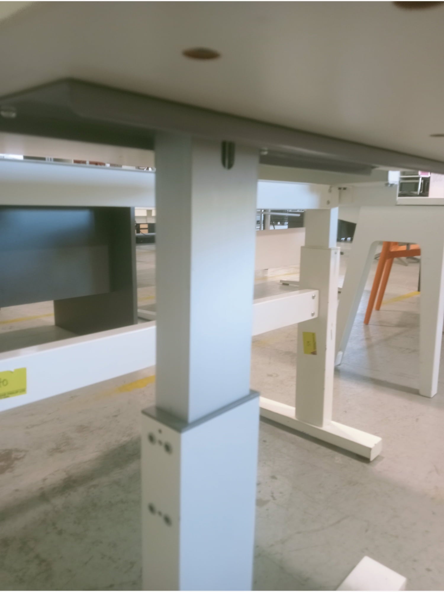 Desk - Manual Height Adjust - Office furniture