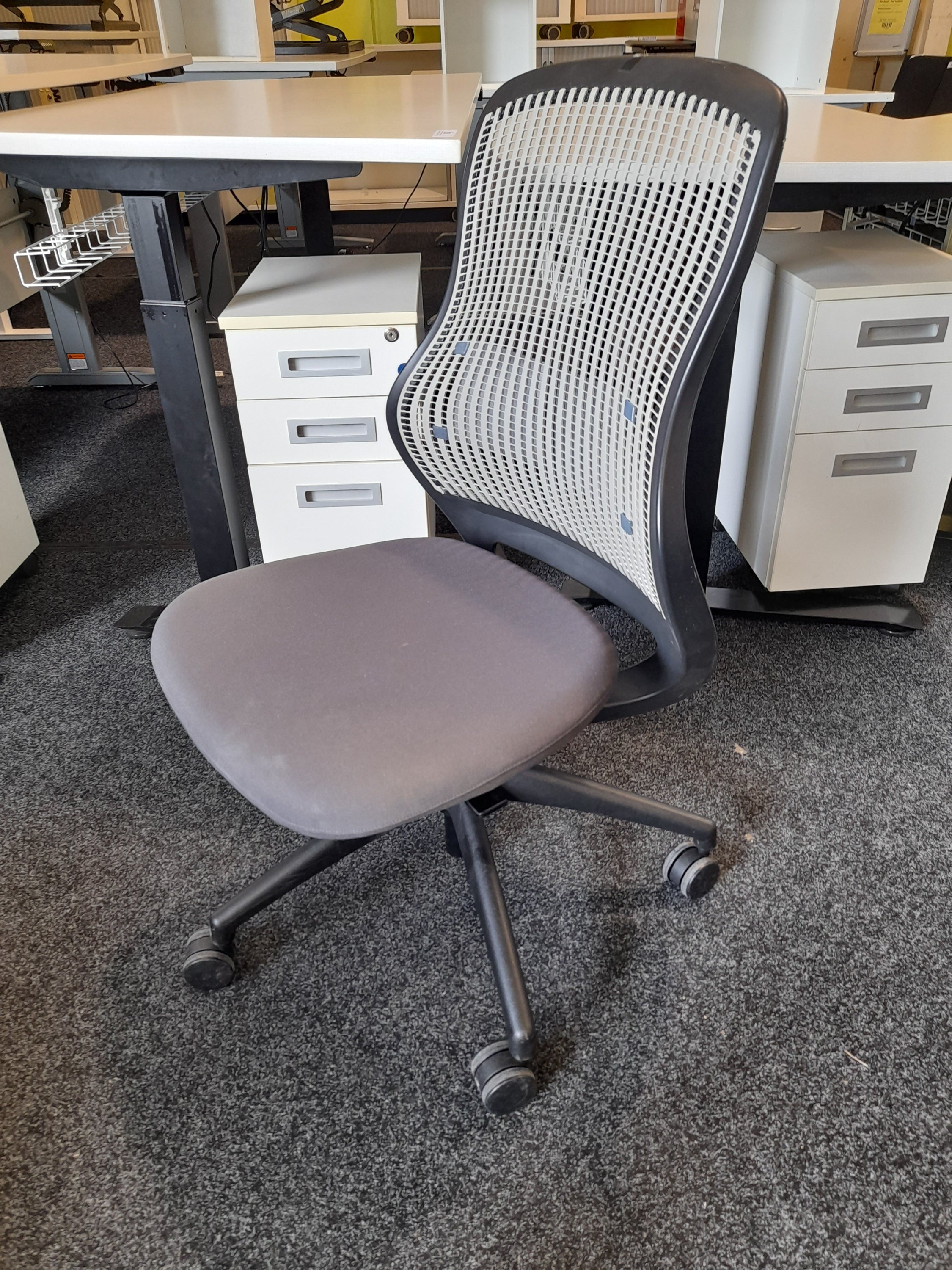 Knoll Generation - Office Chair - Grey