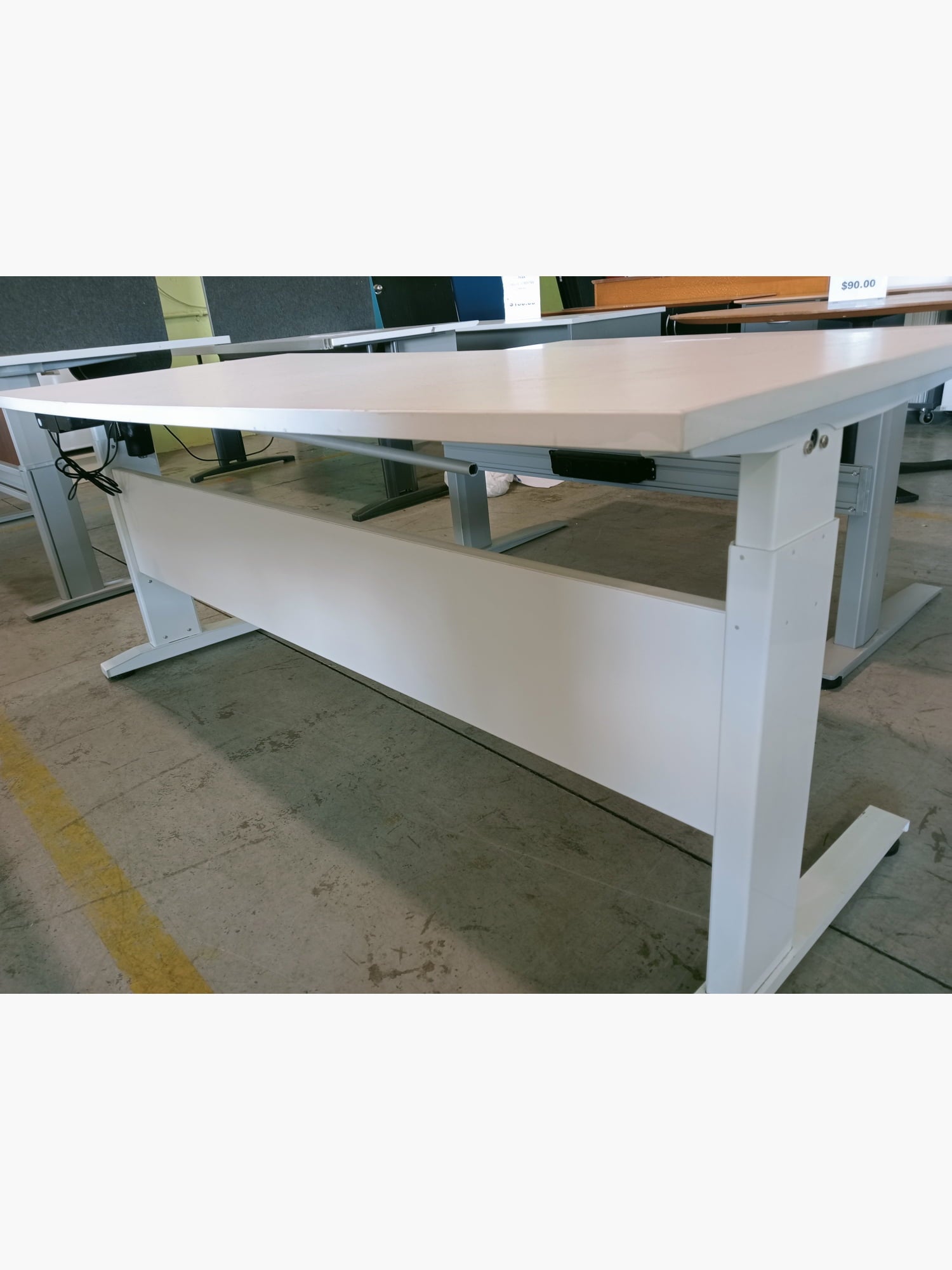 large straight desk - Office furniture