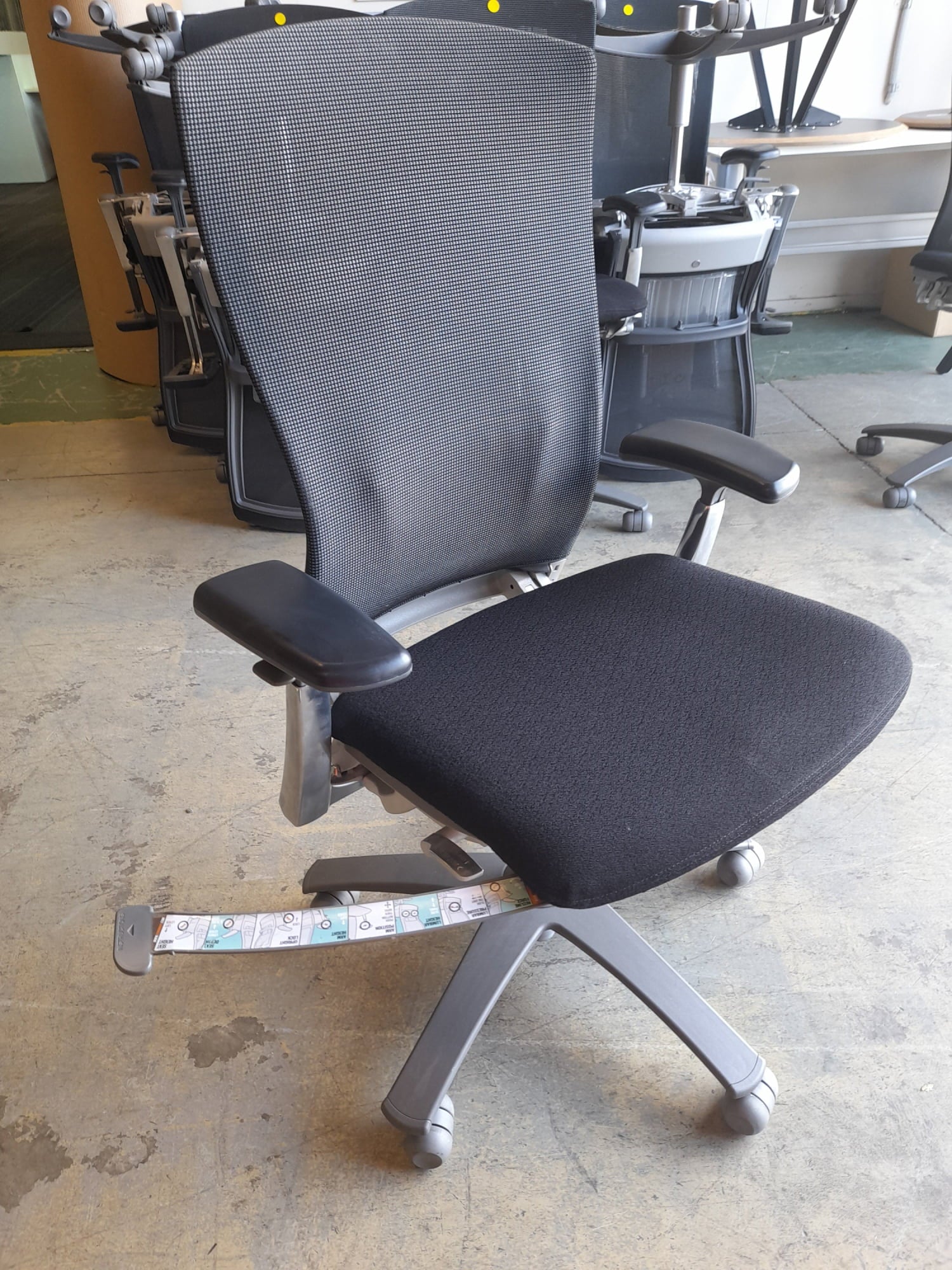 Life Executive - Office Chair - Black - With Arms