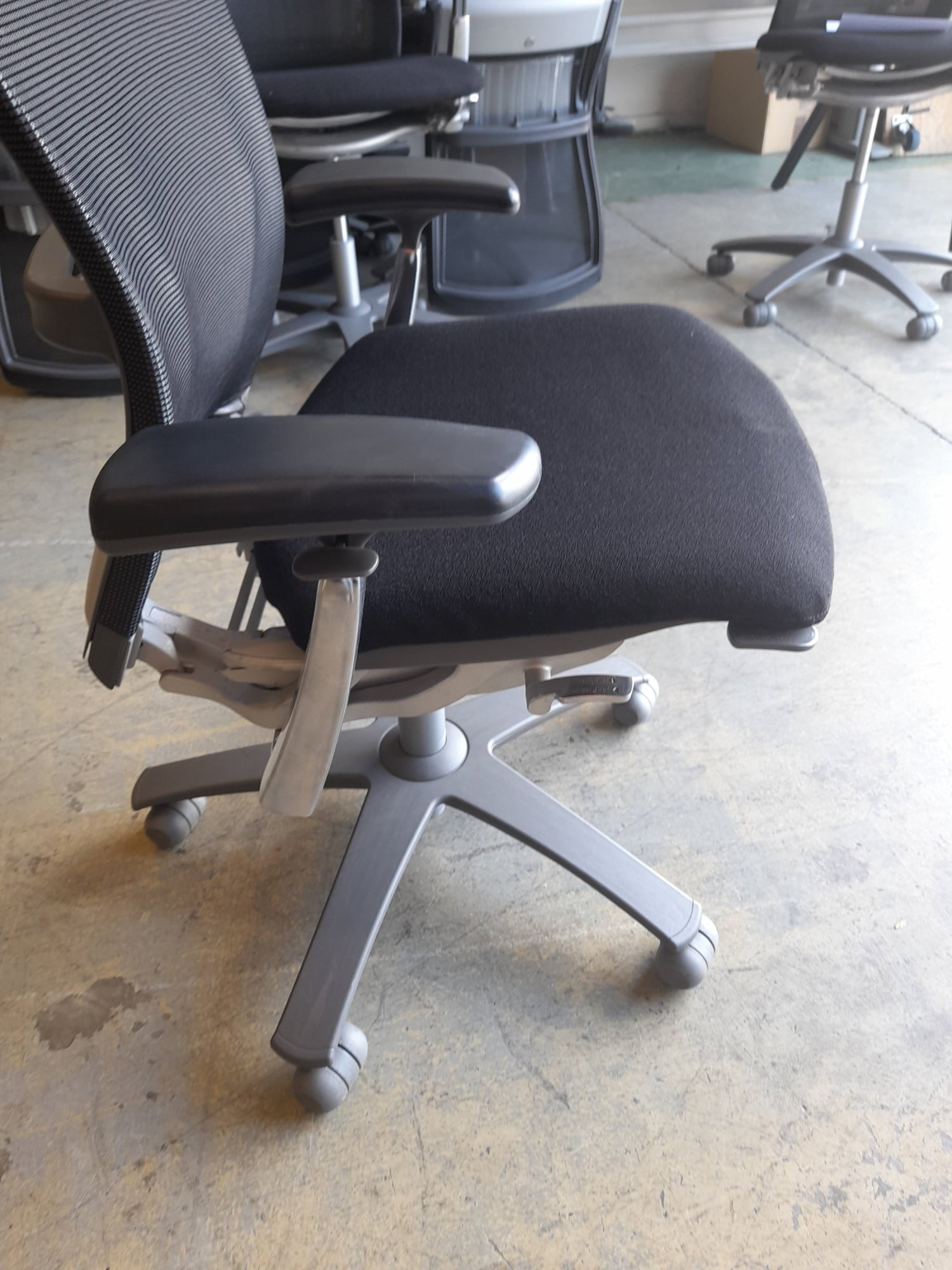 Life Executive - Office Chair - Black - With Arms