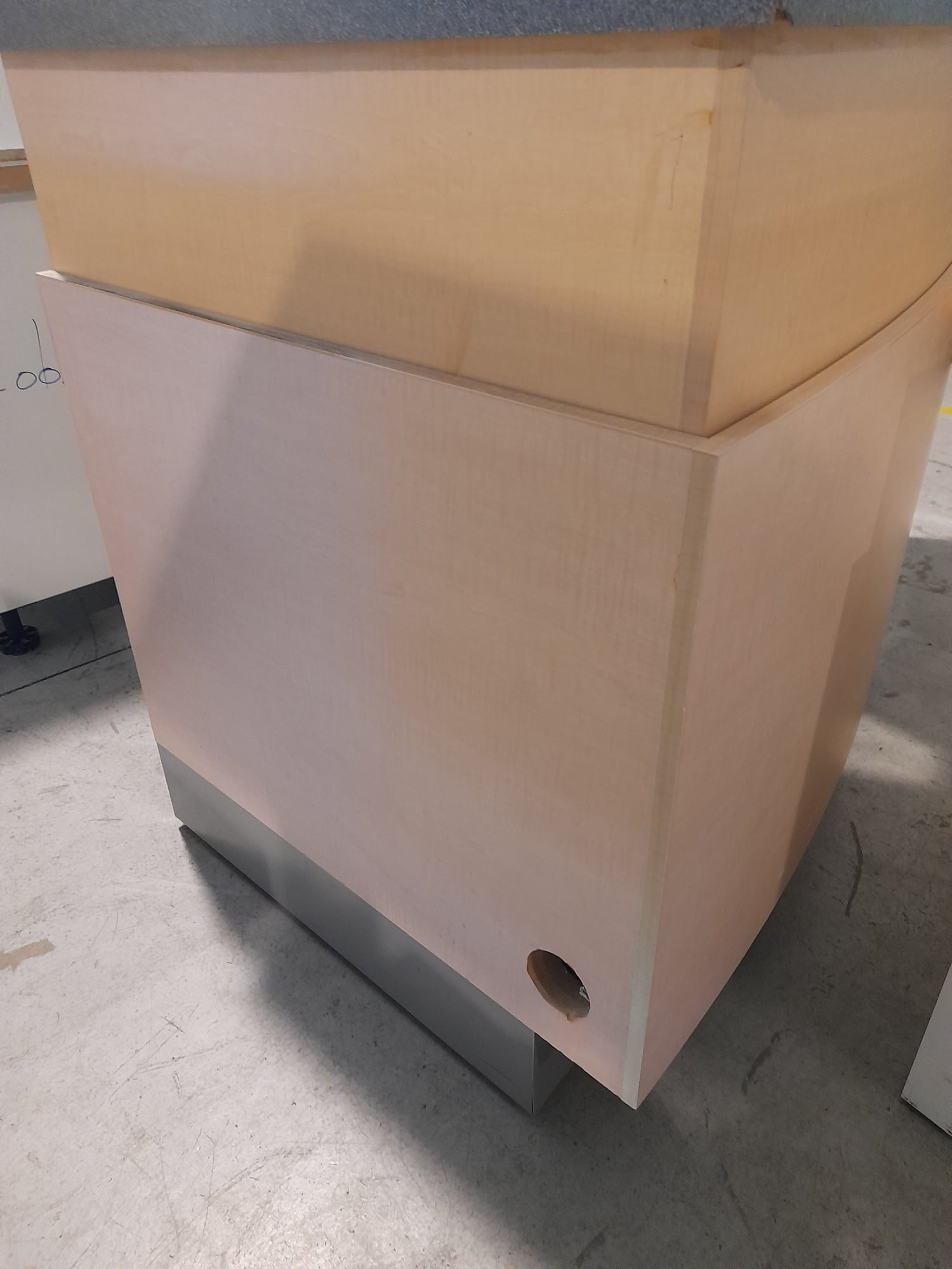 Manual Height Adjust - Reception Counter