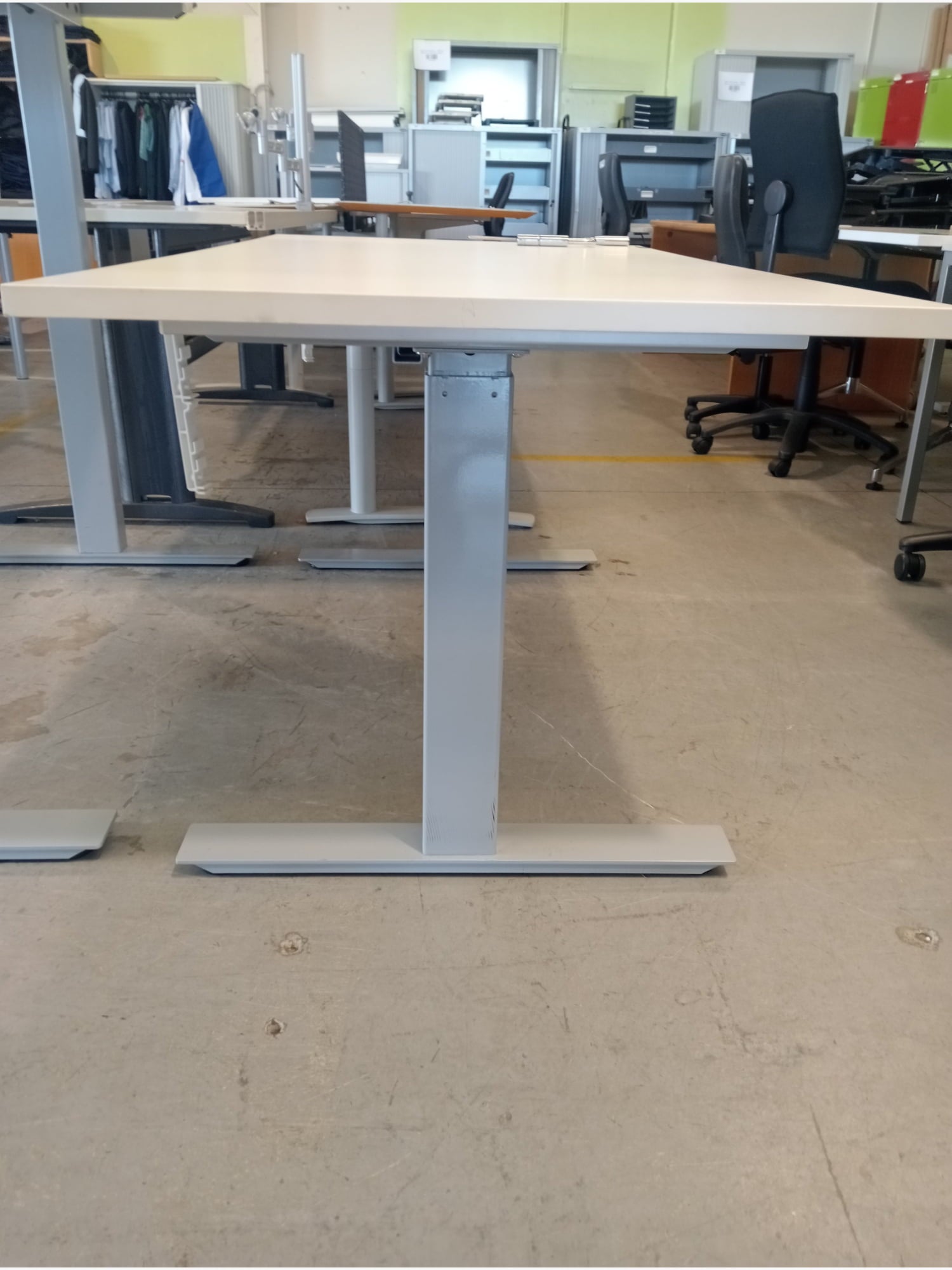 Manual Wind-up Height Adjust Desk - Office furniture