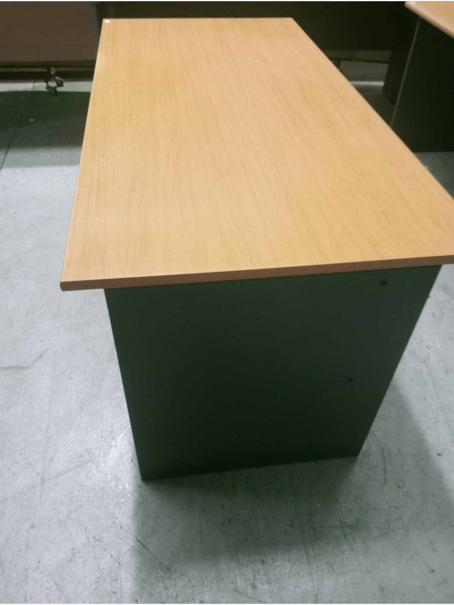 Modesty desk - Furniture
