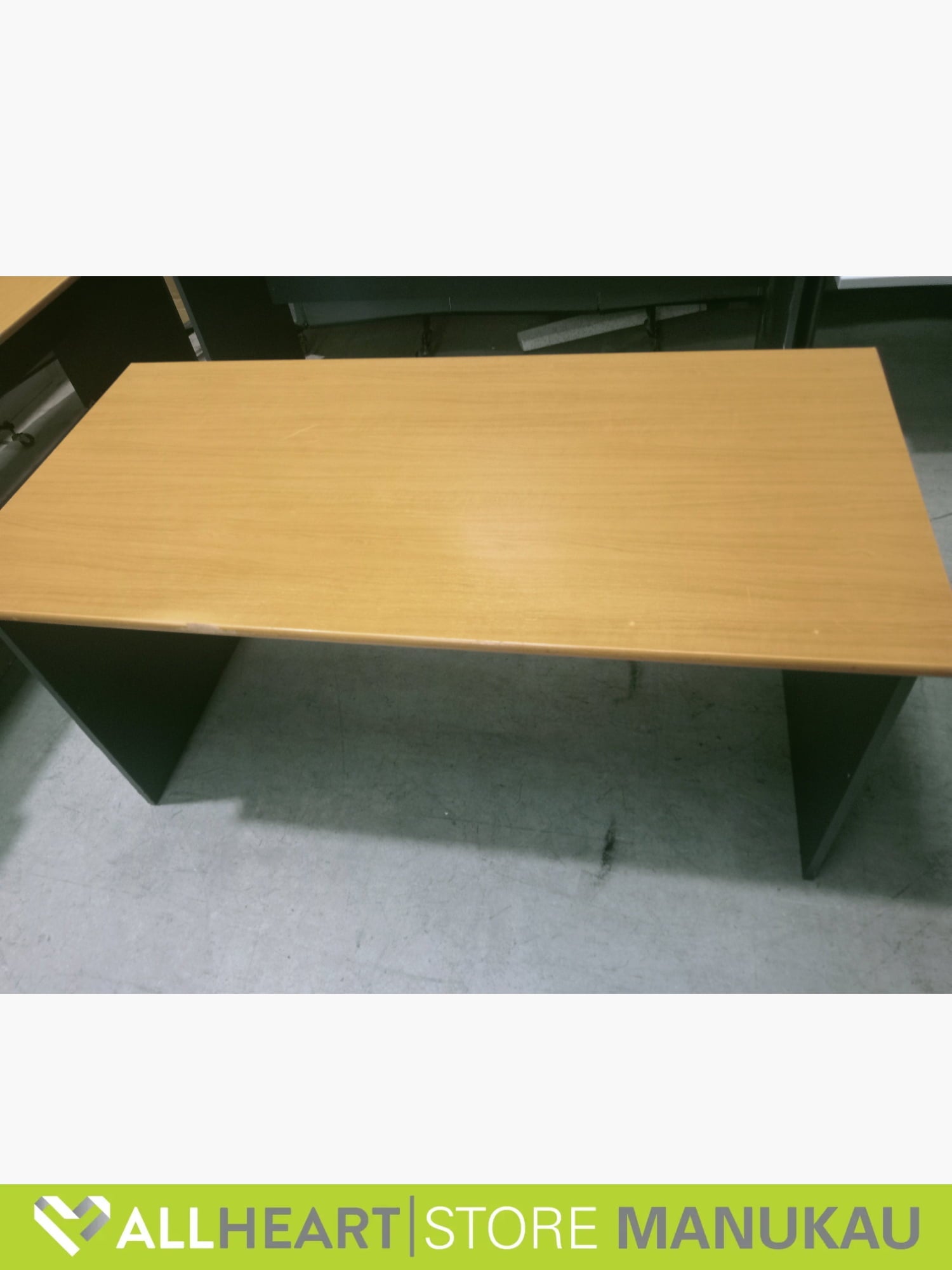 Modesty desk - Furniture