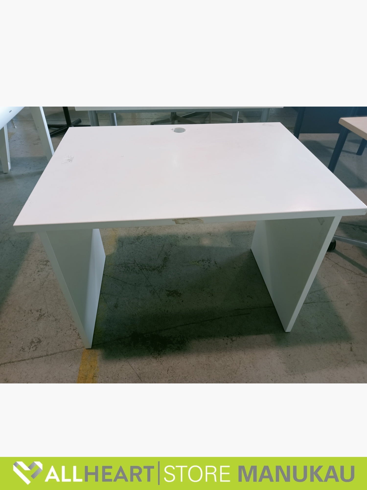 modesty desk - white - Office furniture
