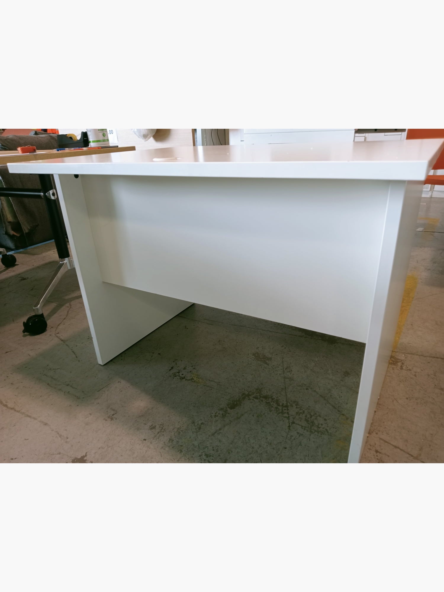 modesty desk - white - Office furniture
