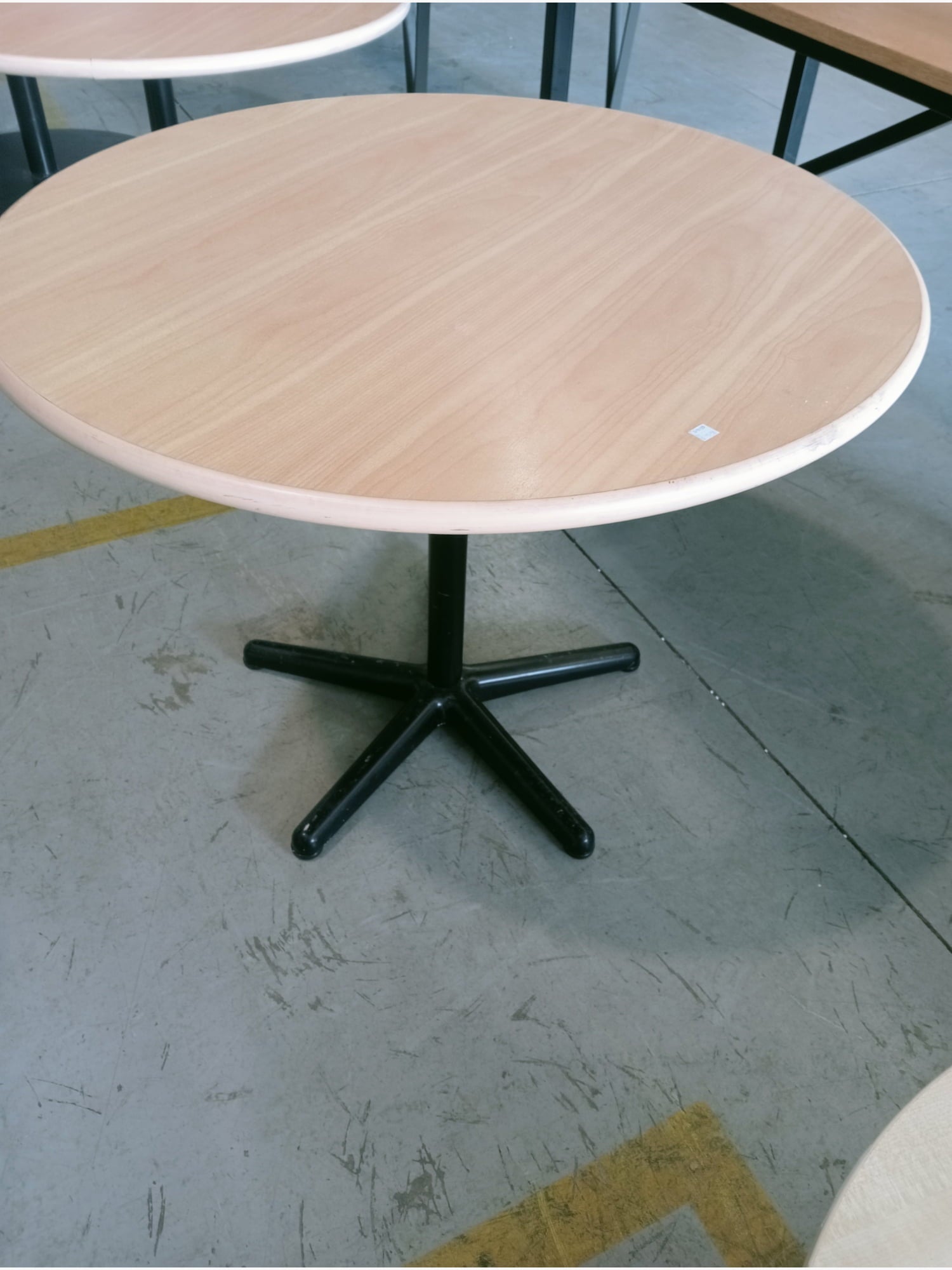 round wooden coffee table - Office furniture