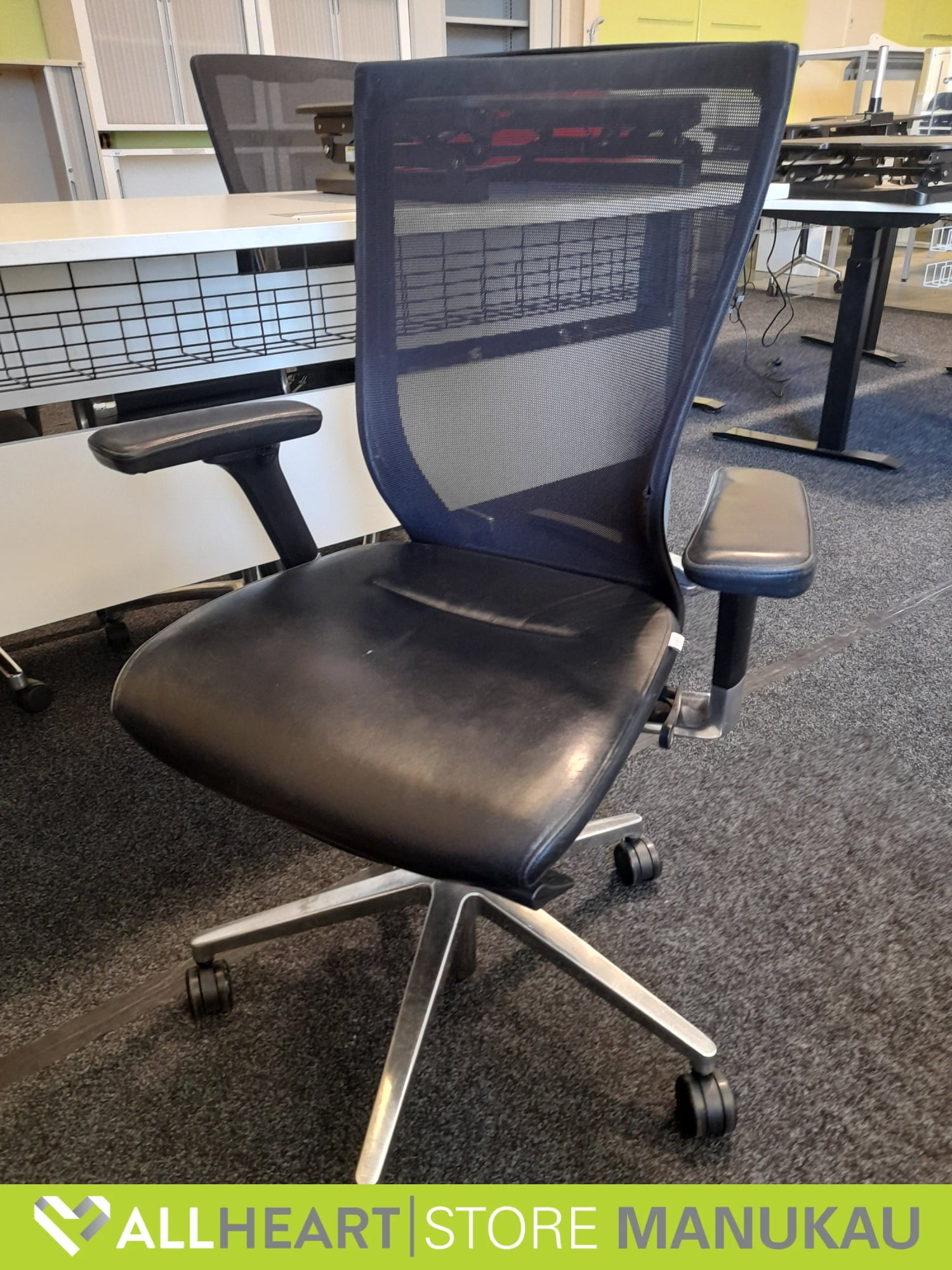 Sidiz Mesh Back - Office Chair Black With Arms