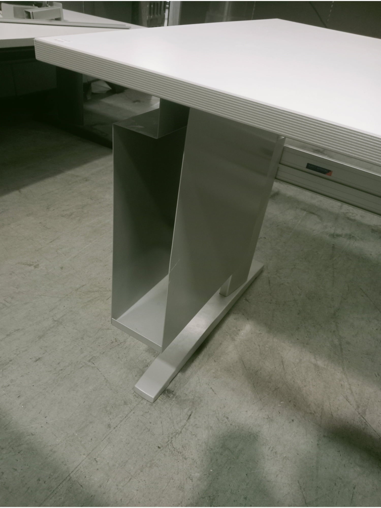 Working desk - Furniture